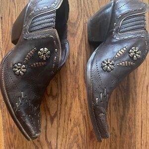 BCBGirls Brown Cowboy Western Boots with Ornate Stitching